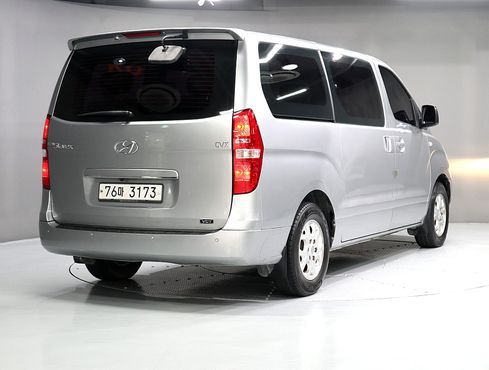 Hyundai Starex 11-Seater Wagon CVX Luxury — пробег 118 731 км — фото 3 из 5