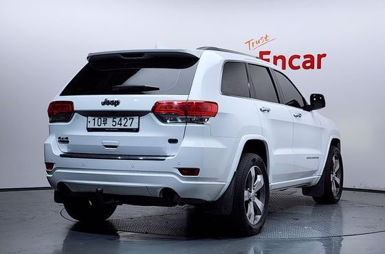 Jeep Cherokee 3.0 Diesel Overland WK2 — пробег 178 113 км — фото 2 из 5