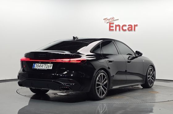 Audi A5 45 TFSI Quattro S Line — пробег 8 000 км — фото 2 из 5