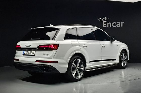 Audi Q7 55 TFSI Quattro Premium — пробег 15 364 км — фото 2 из 5