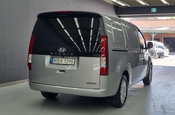 Hyundai Staria Cargo 3-Seater Modern — пробег 146 800 км — фото 2 из 5