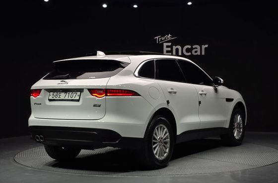 Jaguar F-PACE 20d Prestige — пробег 124 135 км — фото 2 из 5