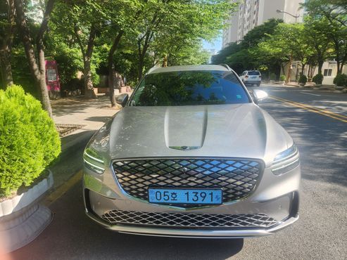 Genesis GV70 e-AWD — пробег 12 000 км — фото 1 из 5