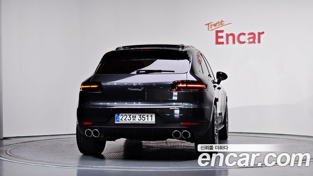 Porsche Macan из Кореи Encar