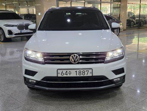 Volkswagen Tiguan 2.0 TDI Premium — пробег 107 553 км — фото 2 из 5