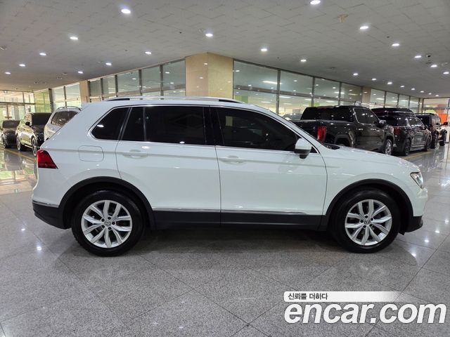 Volkswagen Tiguan 2.0 TDI Premium — пробег 107 553 км — фото 5 из 5