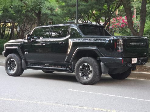 GMC Hummer EV e4WD — пробег 8 000 км — фото 4 из 5
