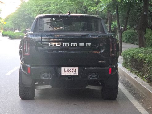 GMC Hummer EV e4WD — пробег 8 000 км — фото 5 из 5