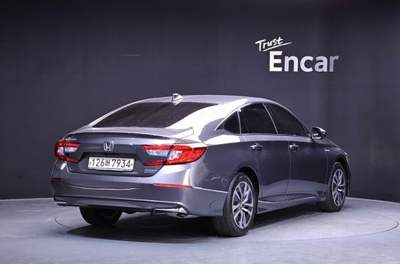 Honda Accord 2.0 Hybrid Touring — пробег 72 310 км — фото 2 из 5