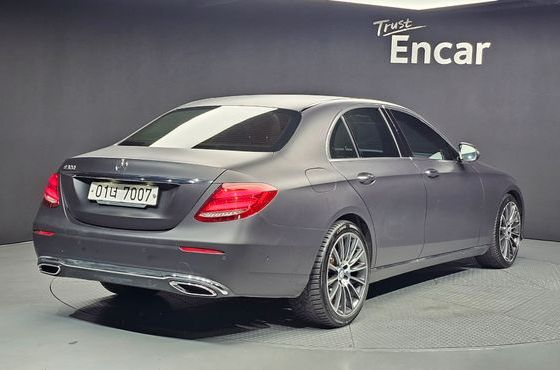 Mercedes-Benz E-Class E220d Avantgarde — пробег 93 403 км — фото 2 из 5