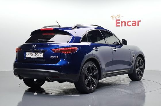 Infiniti QX70 3.7 AWD Special Edition — пробег 63 460 км — фото 2 из 5