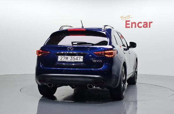 Infiniti QX70 3.7 AWD Special Edition — пробег 63 460 км — фото 4 из 5