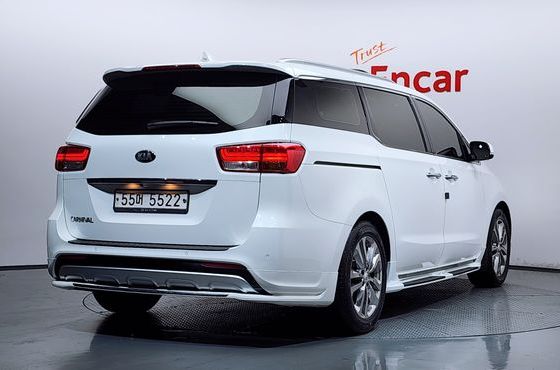 Kia Carnival 9-seater Prestige — пробег 37 201 км — фото 2 из 5