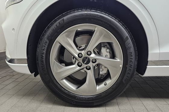 Genesis GV70 2.5T Gasoline AWD — пробег 3 804 км — фото 5 из 5