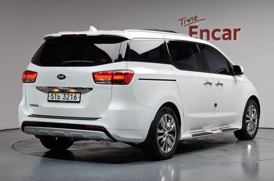 Kia Carnival 9-seater Prestige — пробег 82 976 км — фото 2 из 5