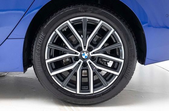 BMW 2-Series 220i M Sport Design — пробег 4 080 км — фото 5 из 5