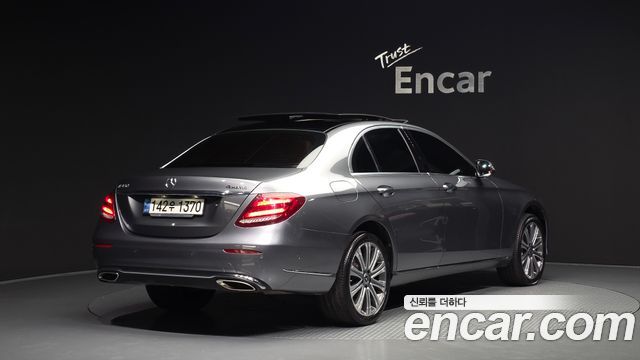 Mercedes-Benz E-Class из Кореи Encar