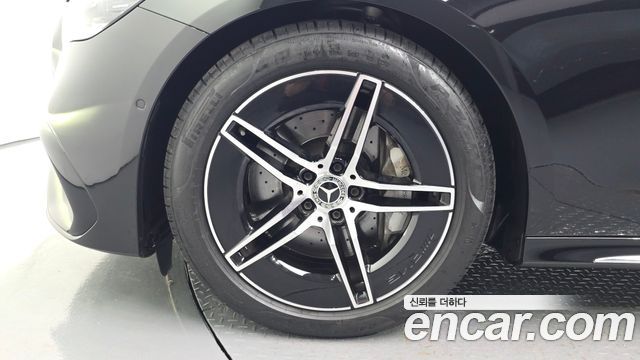 Mercedes-Benz E-Class E300 4MATIC AMG Line — пробег 14 675 км — фото 5 из 5
