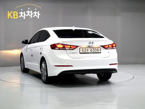 Hyundai AVANTE 1.6 GDI Value Plus — пробег 176 700 км — фото 4 из 5