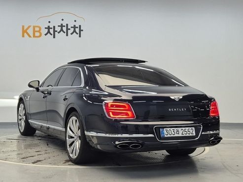 Bentley Flying Spur 4.0 — пробег 28 456 км — фото 2 из 5