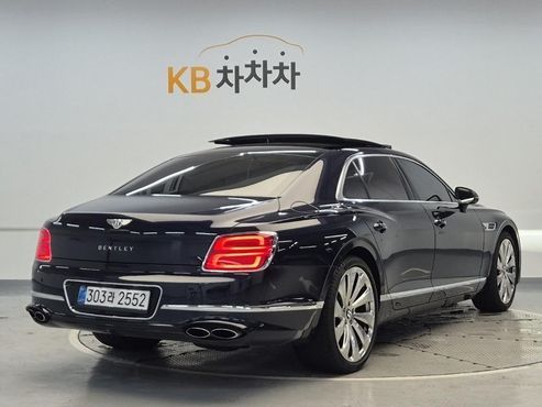 Bentley Flying Spur 4.0 — пробег 28 456 км — фото 3 из 5