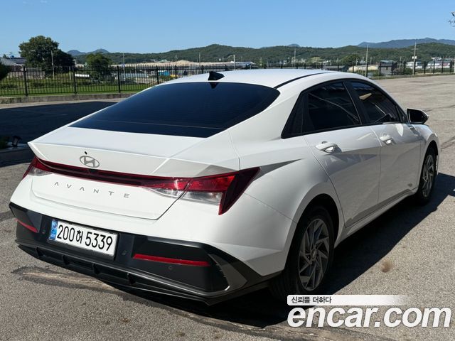 Hyundai AVANTE 1.6 Modern — пробег 11 600 км — фото 4 из 5