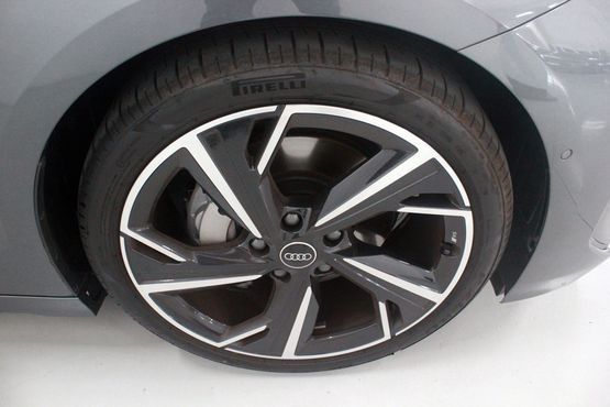 Audi A6 e-Tron Performance S line — пробег 3 400 км — фото 5 из 5