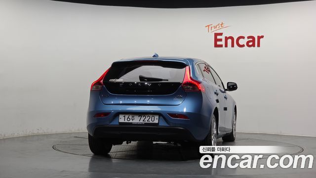 Volvo V40 из Кореи Encar