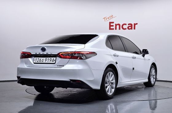 Toyota Camry 2.5 LE Hybrid — пробег 25 142 км — фото 2 из 5