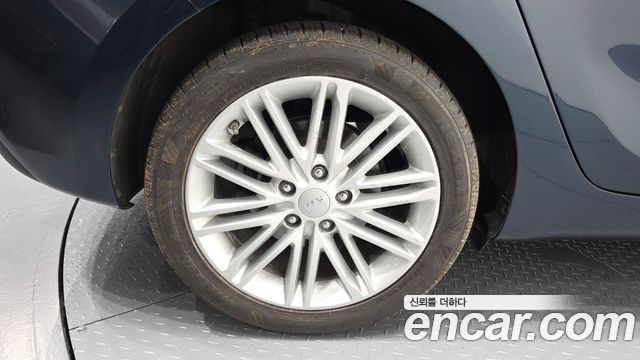 Kia Carens из Кореи Encar