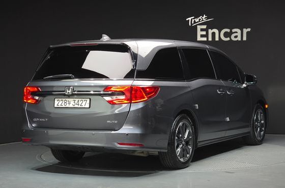 Honda Odyssey 3.5 5th — пробег 15 214 км — фото 2 из 5