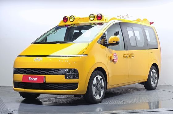 Hyundai Staria HEV 1.6T Kinder Safety Car 11-Seater — пробег 9 605 км — фото 1 из 5