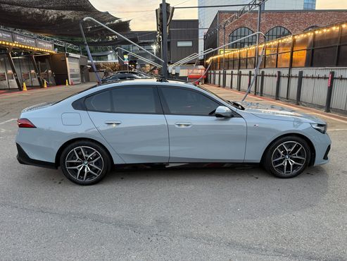 BMW 5-Series 520i M Sport — пробег 4 956 км — фото 3 из 5