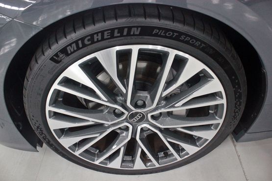 Audi A6 e-Tron Performance Advanced — пробег 2 700 км — фото 5 из 5