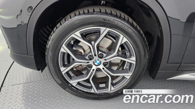 BMW X1 xDrive 20i xLine — пробег 13 539 км — фото 5 из 5