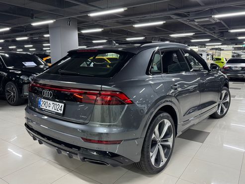 Audi Q8 55 TFSI Quattro Premium — пробег 12 км — фото 4 из 5