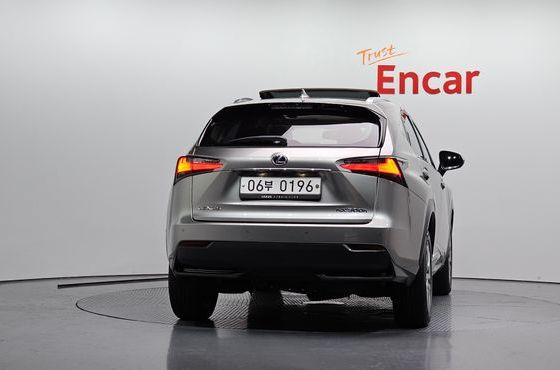 Lexus NX Supreme — пробег 105 650 км — фото 4 из 5