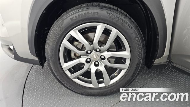 Lexus NX Supreme — пробег 105 650 км — фото 5 из 5