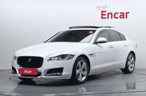 Jaguar XF 20d Prestige AWD — пробег 180 332 км — фото 1 из 5