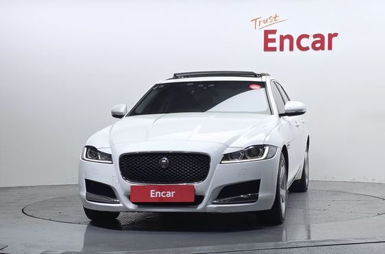 Jaguar XF 20d Prestige AWD — пробег 180 332 км — фото 3 из 5