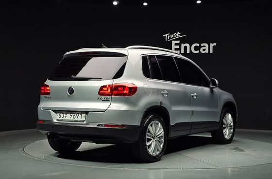 Volkswagen Tiguan 2.0 TDI Premium 5N — пробег 90 630 км — фото 2 из 5