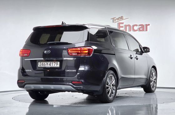 Kia Carnival 7-Seater Limousine VIP — пробег 158 579 км — фото 2 из 5