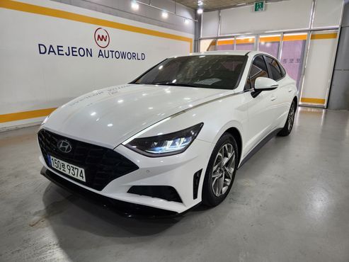 Hyundai Sonata 2.0 Premium Family — пробег 21 428 км — фото 1 из 5