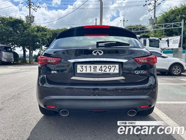 Infiniti QX70 3.0d AWD — пробег 133 340 км — фото 4 из 5