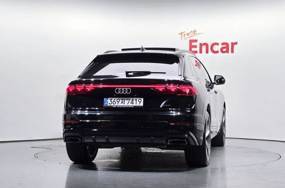 Audi Q8 55 TFSI Quattro Premium — пробег 3 130 км — фото 4 из 5