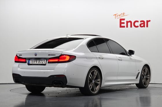 BMW 5-Series M550i xDrive — пробег 53 122 км — фото 2 из 5