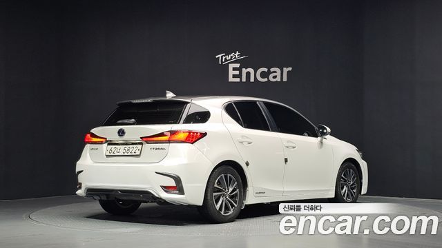 Lexus CT200h из Кореи Encar