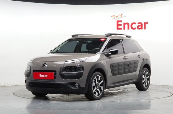 Citroen-DS C4 CACTUS 1.6 BlueHDi Shine — пробег 33 048 км — фото 1 из 5