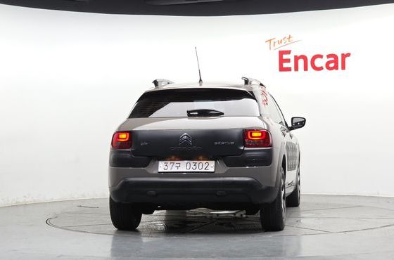 Citroen-DS C4 CACTUS 1.6 BlueHDi Shine — пробег 33 048 км — фото 4 из 5