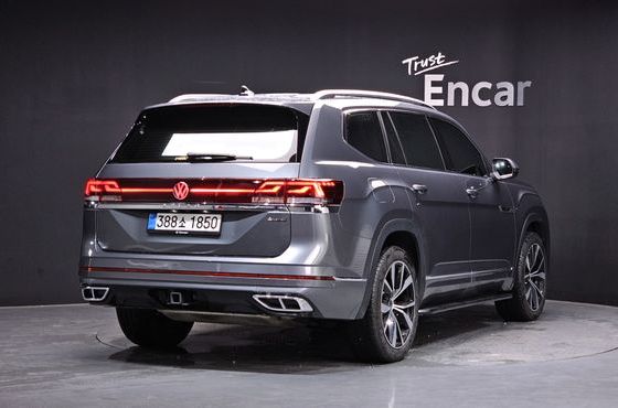 Volkswagen Atlas 2.0 TSI R-LINE 7-Seater — пробег 20 182 км — фото 2 из 5